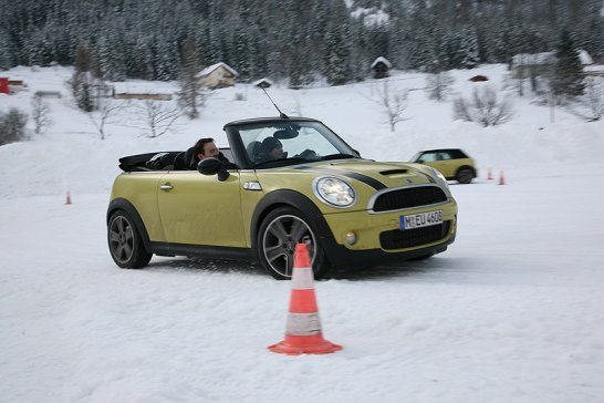 The winter pleasures of a convertible Mini