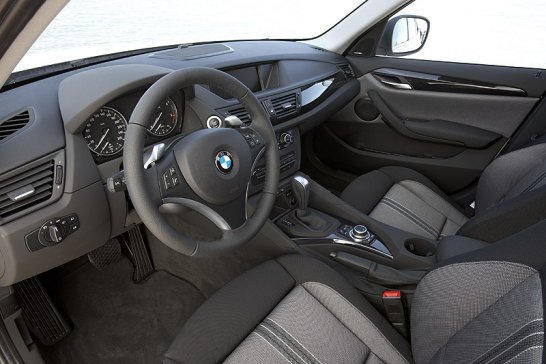 Der dicke Lenkradkranz im BMW X1 vermittelt Sportlichkeit : Kleine