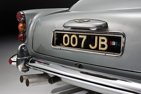 James Bonds Aston Martin DB5 wird versteigert!