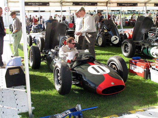 Goodwood Revival 2010: Lungern mit den Truppen verboten!