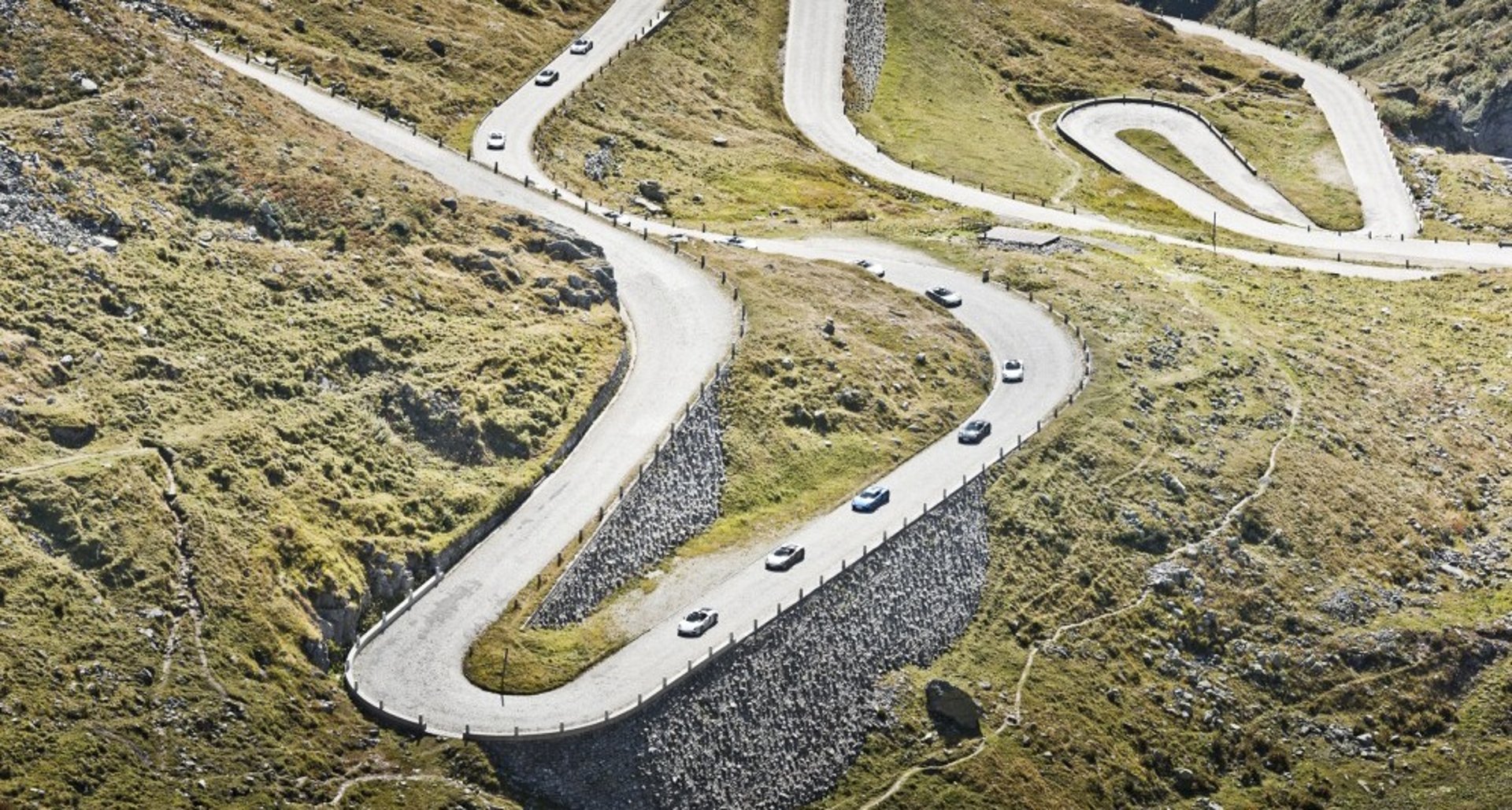 This is what 19 Porsche 918 Spyders in the Alps looks like