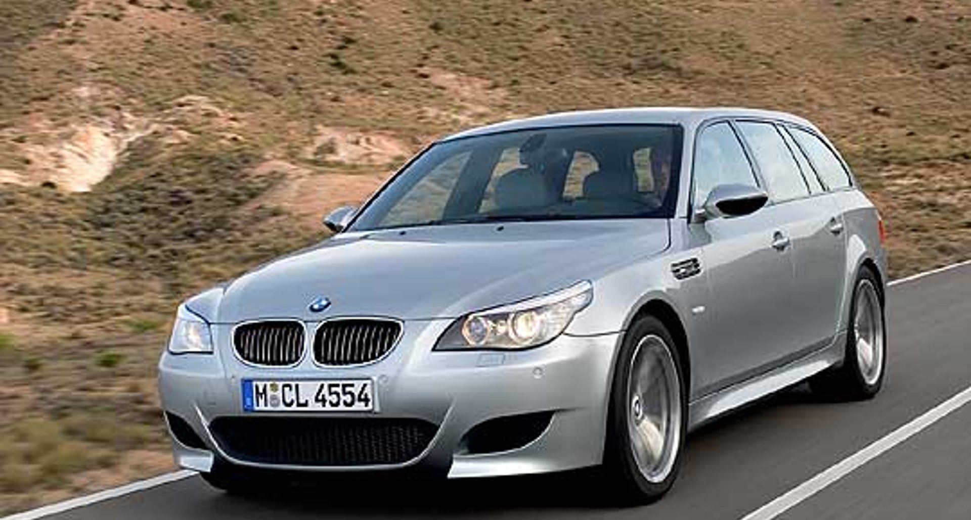 BMW M5 E60 5.0 V10, ACCELERATION TOP SPEED & SOUND