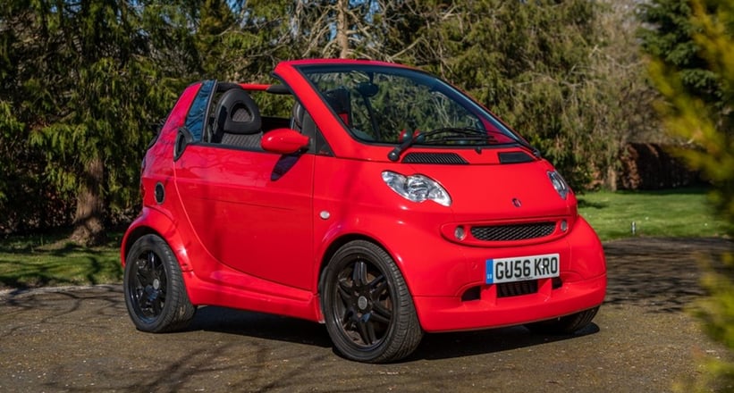 https://www.classicdriver.com/cdn-cgi/image/format=auto,fit=cover,width=821,height=440/sites/default/files/cars_images/feed_839069/2006-smart-fortwo-brabus-red-edition-1.jpganchorcentermodecropwidth1000