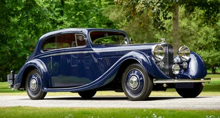 Luxury Cars: Vintage Bentley Car with Louis Vuitton Bags is Up for Sale