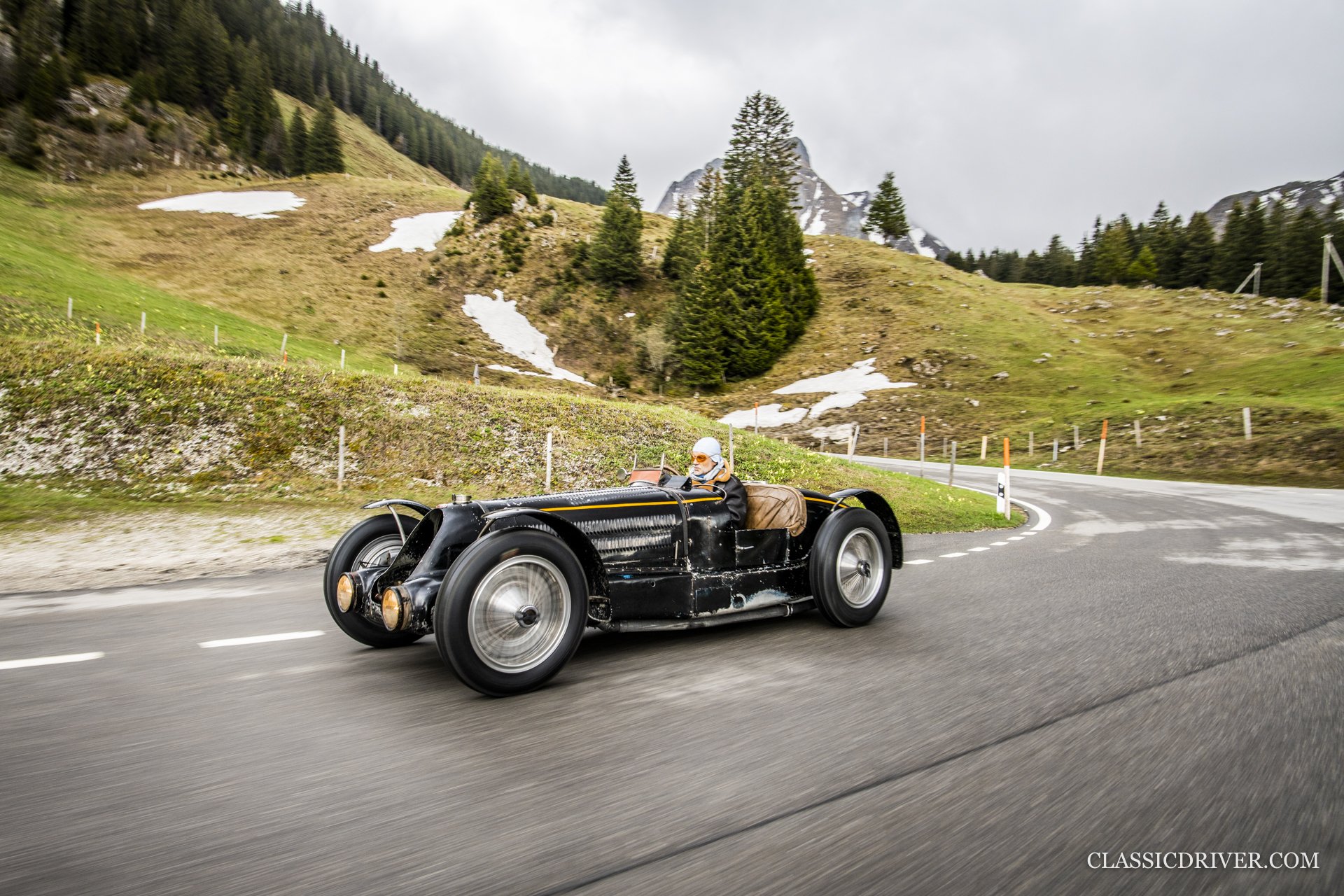 Racing towards Villa d'Este in a rather royal Bugatti 59 | Classic ...