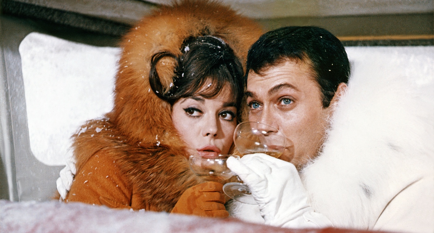 Snapshot 1965 Tony Curtis And Natalie Wood Share A Warming Winter Snifter Classic Driver