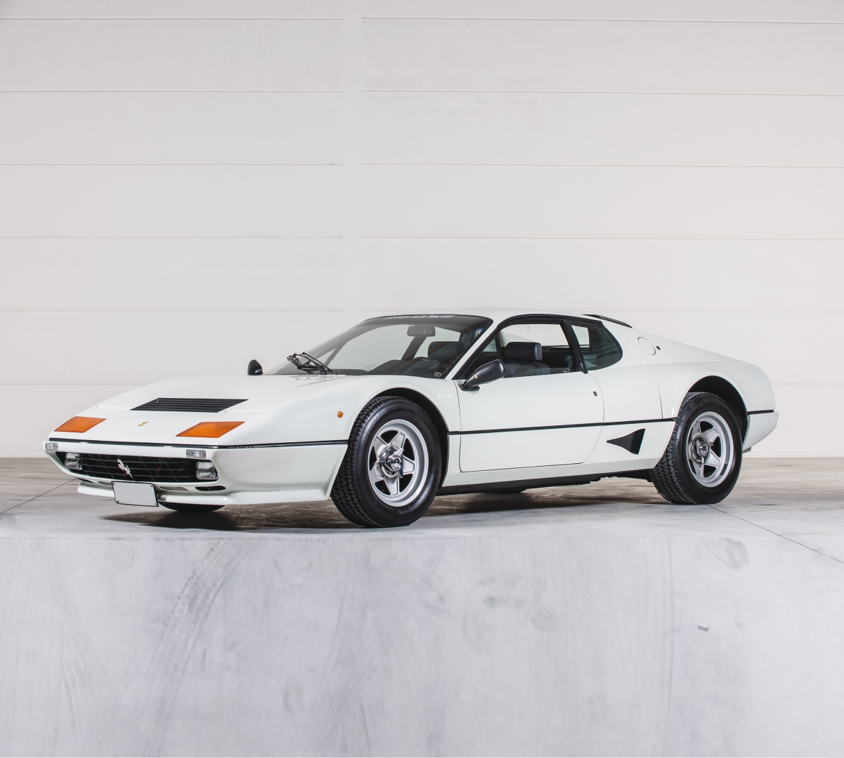 ferrari 512 bbi white