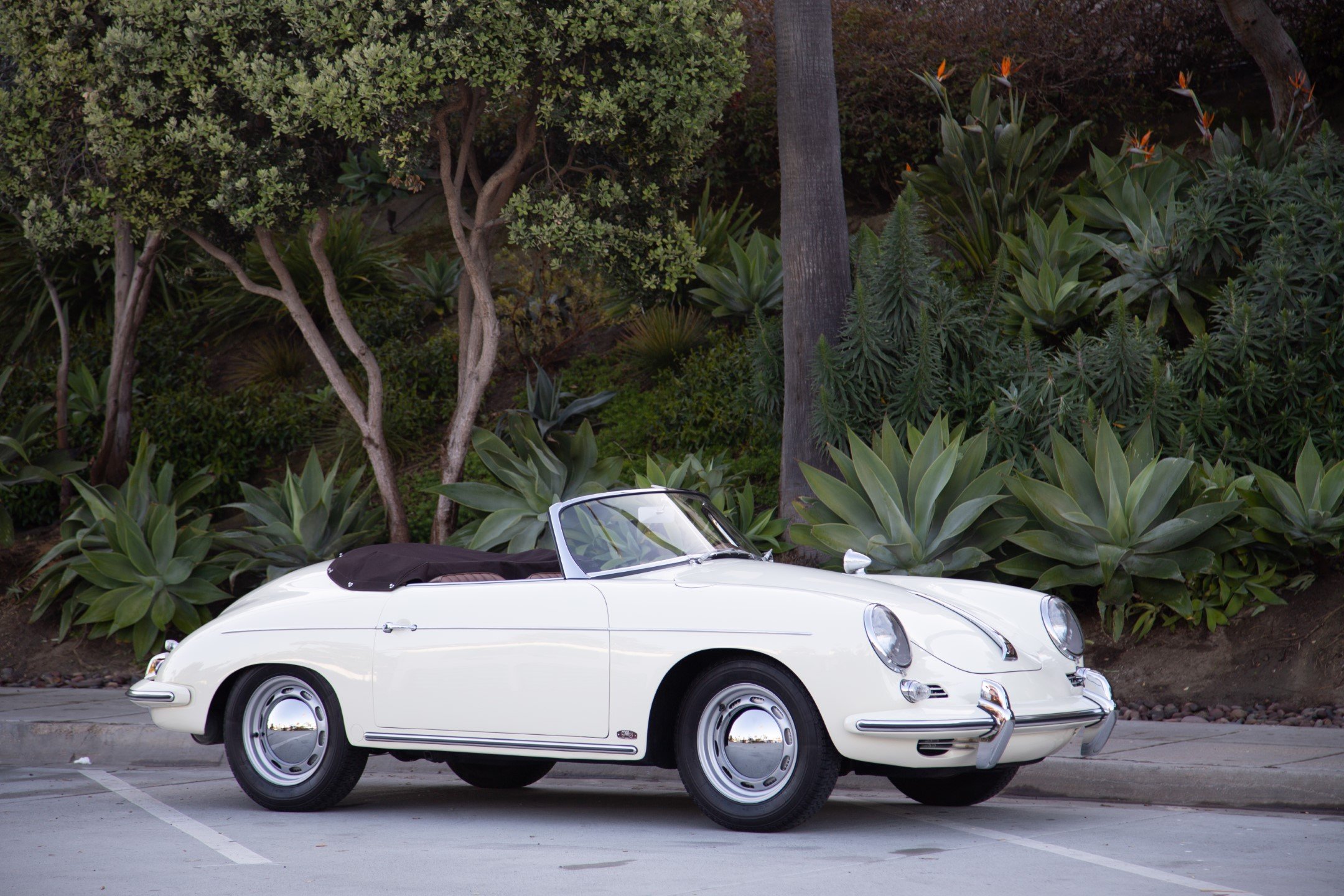 1962 Porsche 356 - B T6 D'Ieteren Twin Grill Roadster | Classic Driver ...