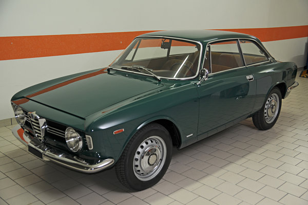 1966 Alfa Romeo Giulia | Classic Driver Market