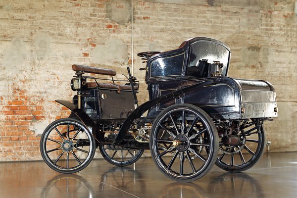 Первый мерседес фото 1901 Benz & Cie Patent Motorwagen Classic Driver Market