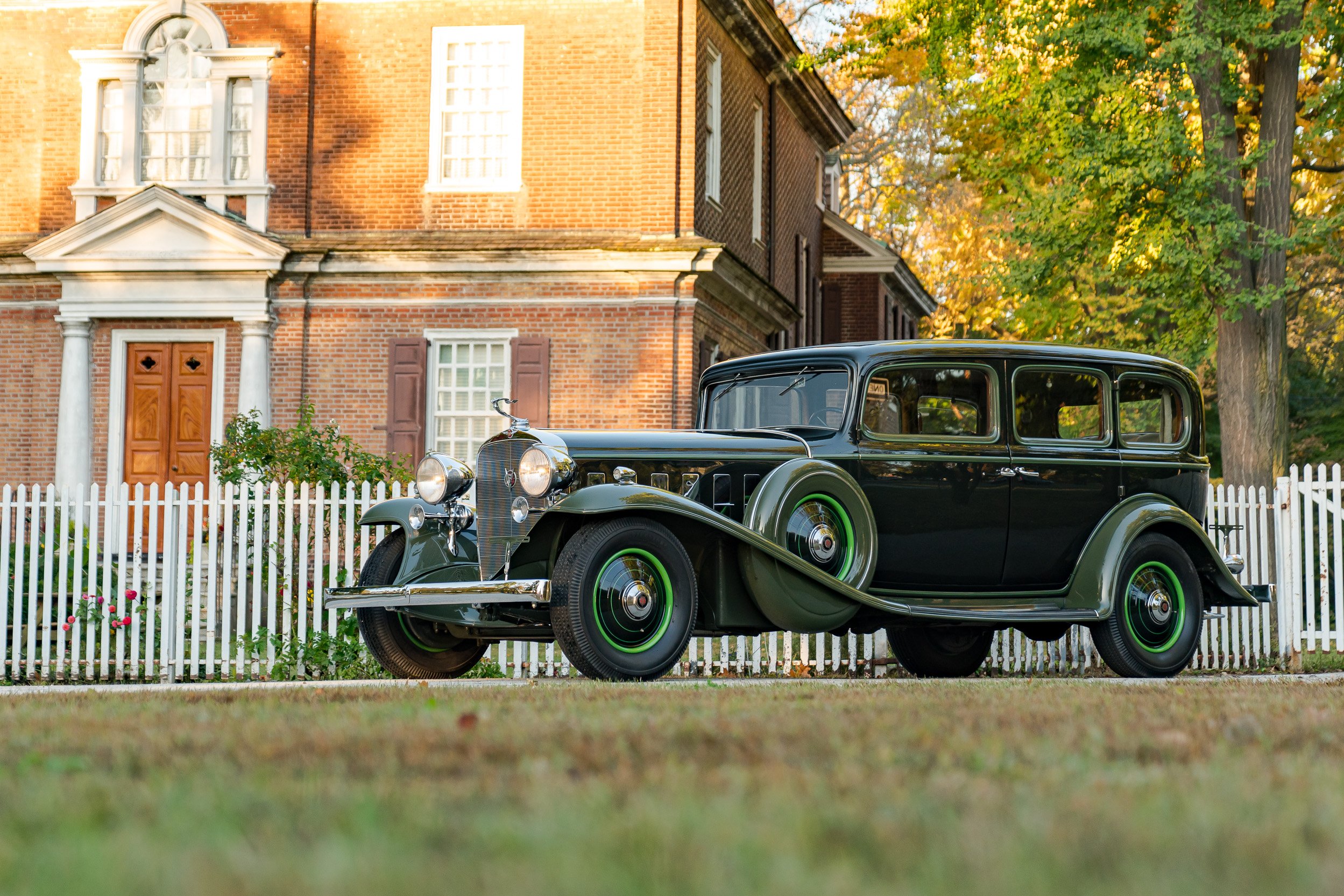 Cadillac 1933 v16 452 c перед