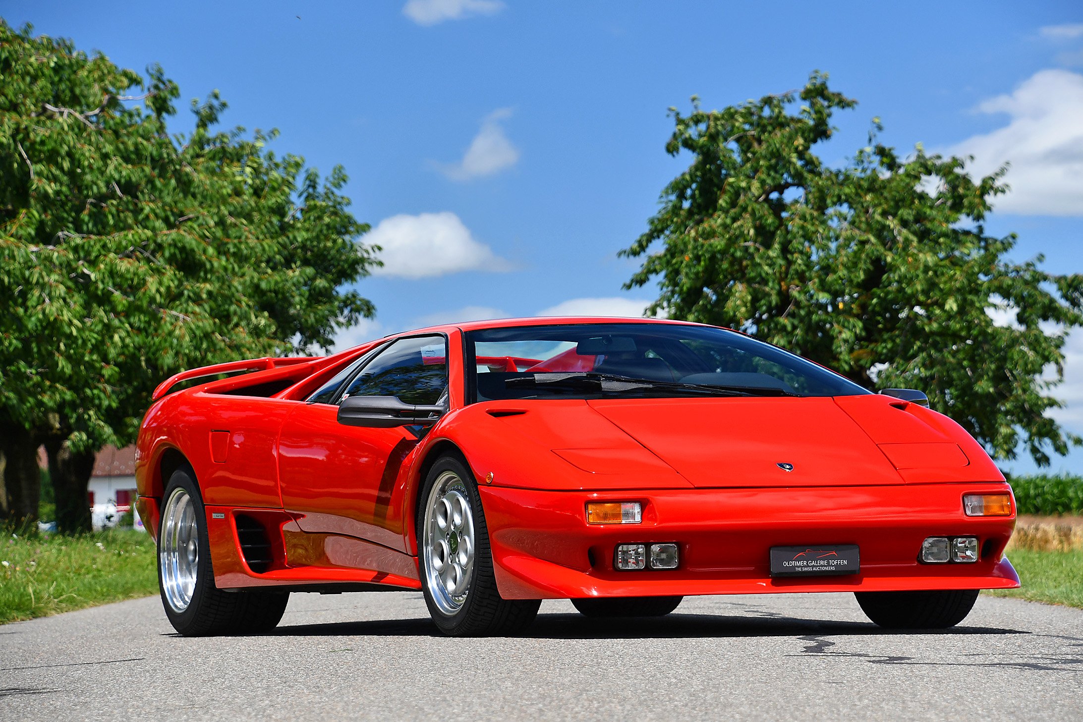 1992 Lamborghini Diablo - with two owners and only 7'600 km from new |  Classic Driver Market