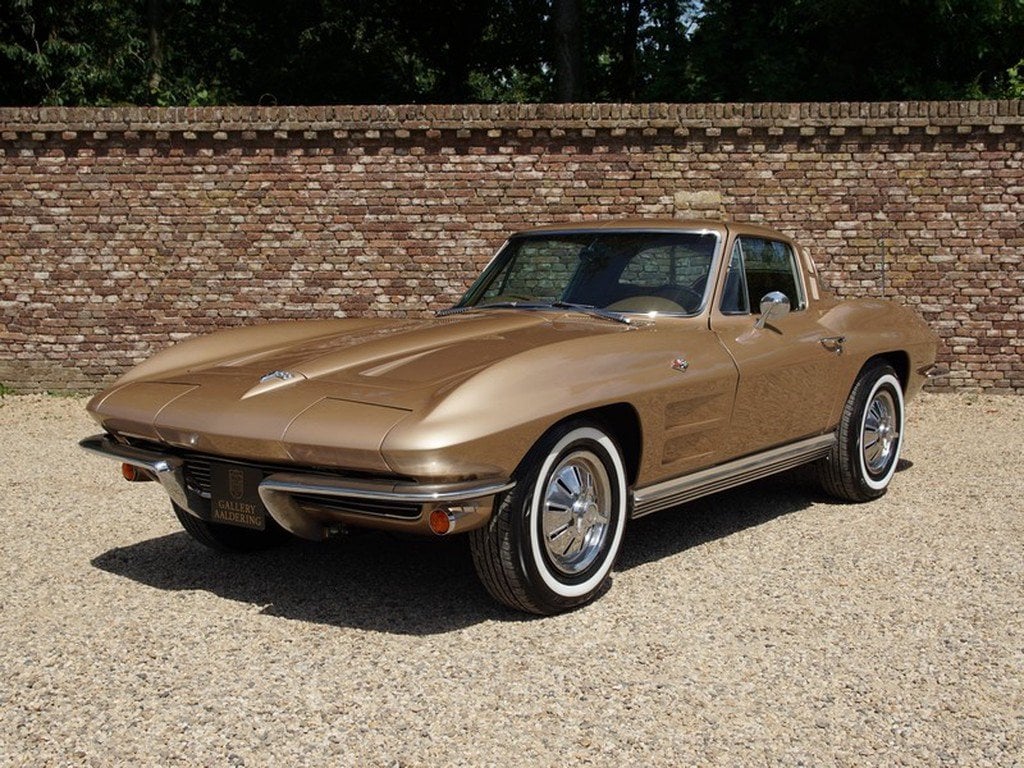 Chevrolet corvette c2 stingray