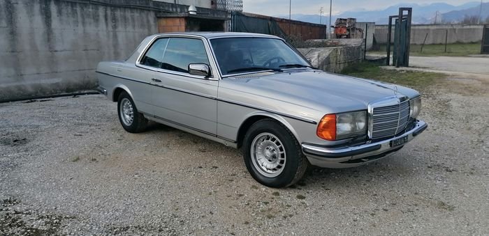 1977 Mercedes-Benz E-Class | Classic Driver Market