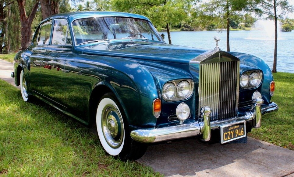 At Classic Car Hire we offer a fine selection of classic vintage and  luxury cars Based in Surrey  Classic Car Hire