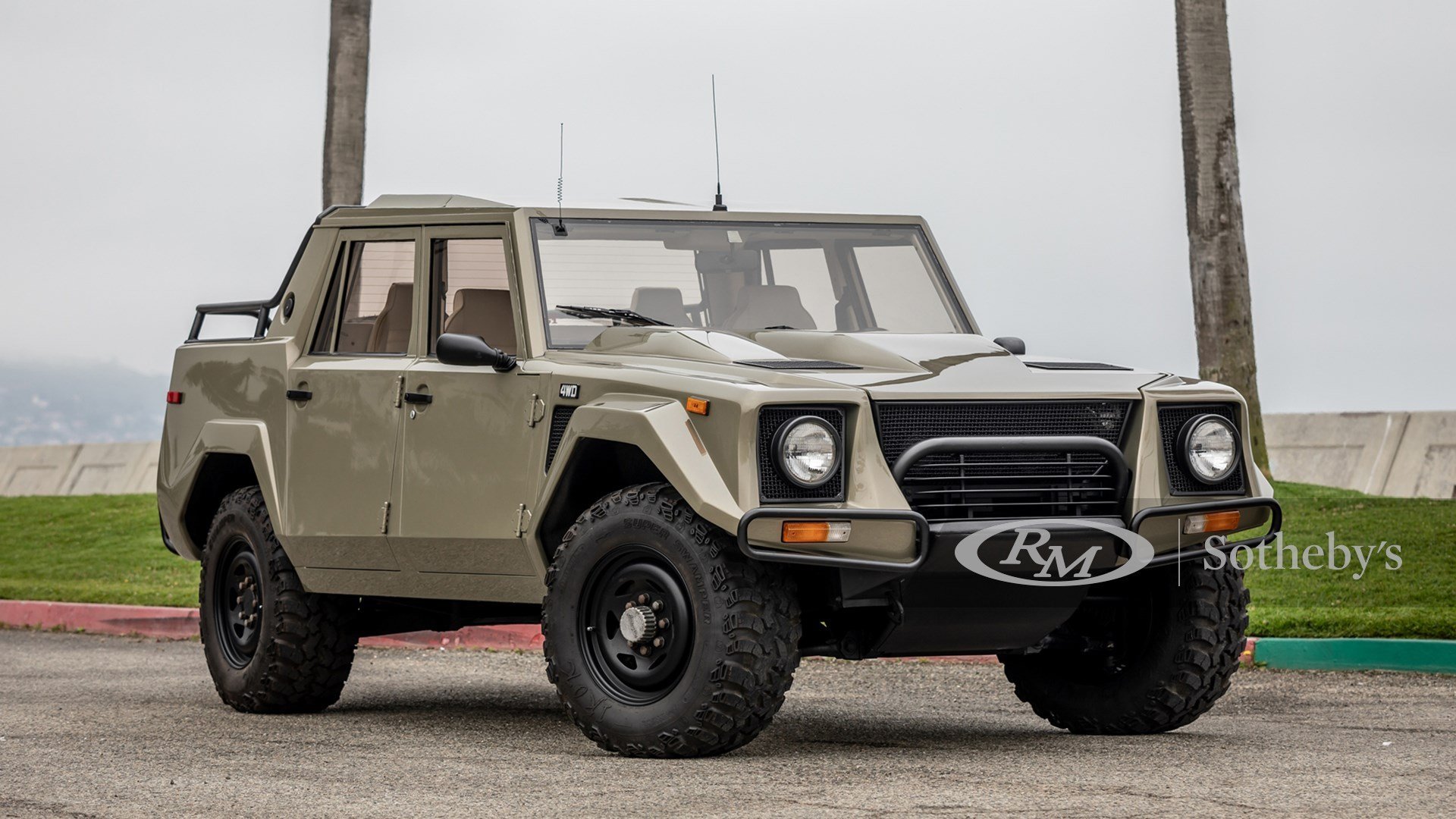 1989 Lamborghini LM 002 | Classic Driver Market