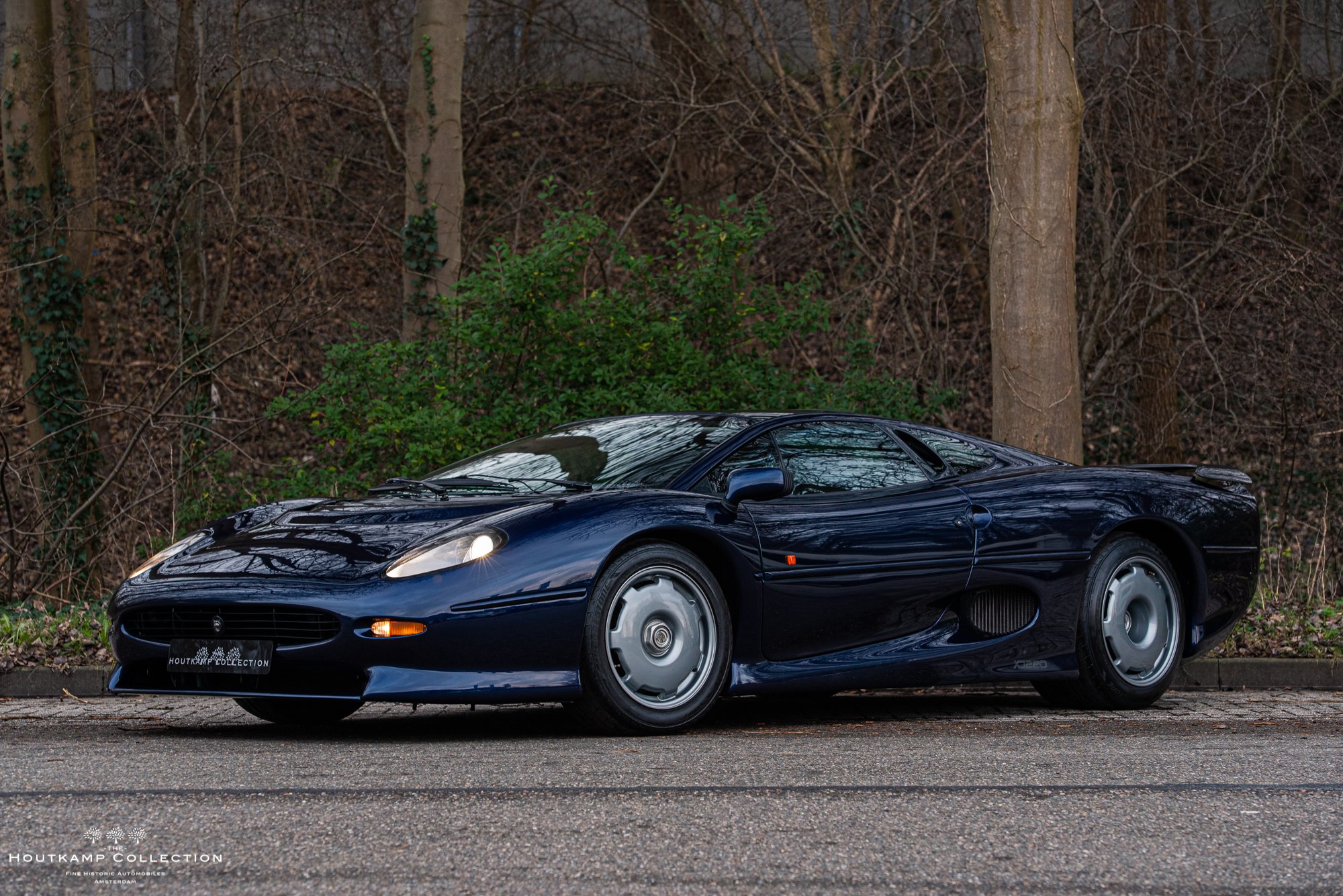 xj220 rear lights