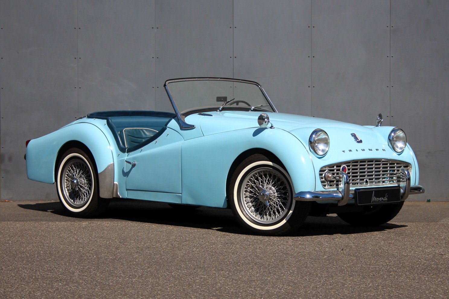 what shades of blue were available for triumph tr3a