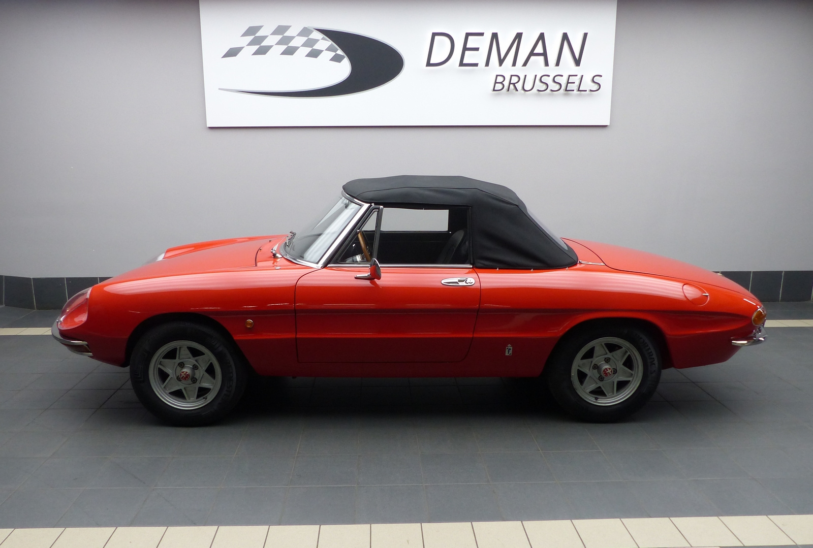 1968 Alfa Romeo 1750 Spider Veloce Osso Di Seppia Classic Driver Market