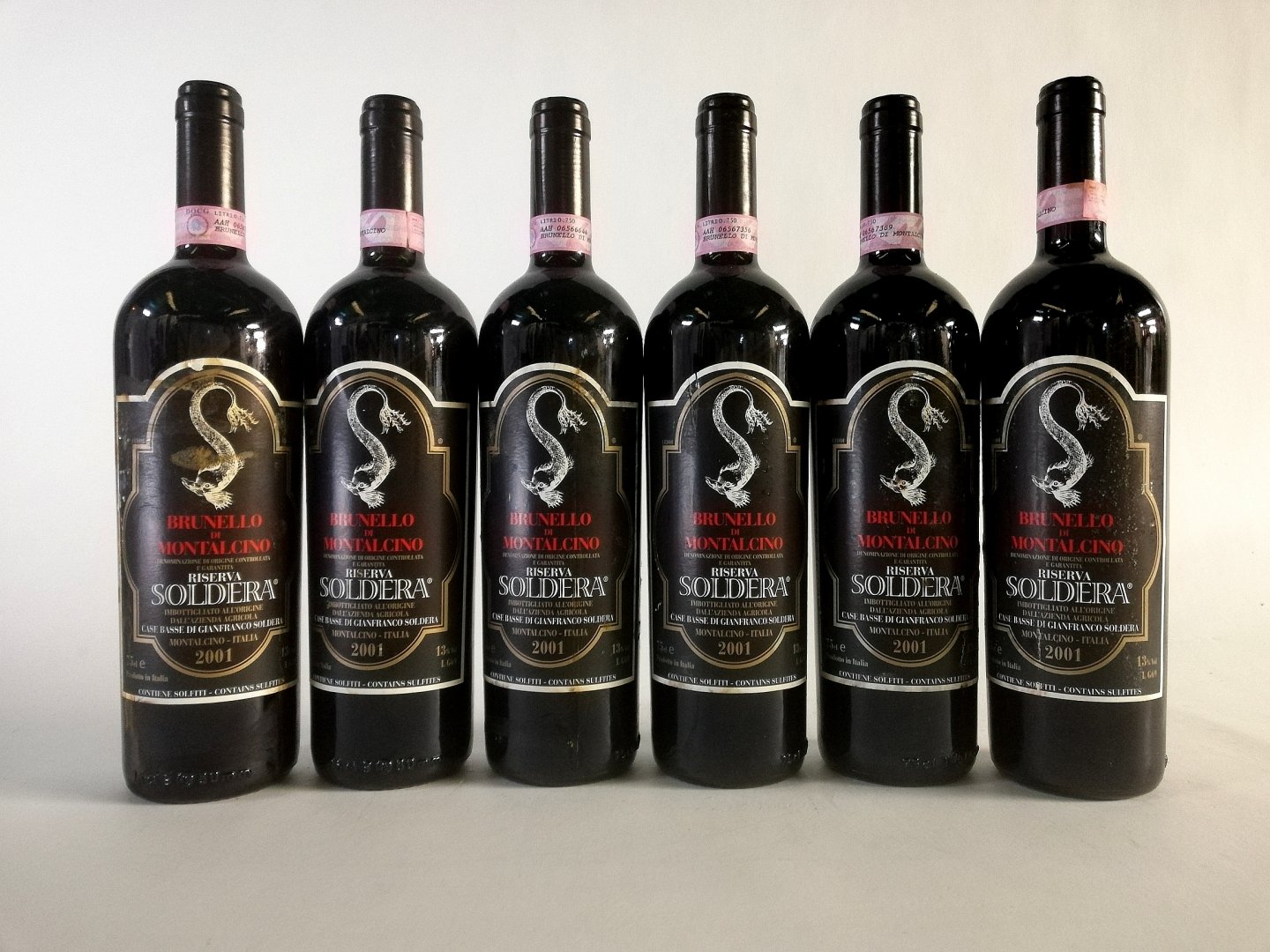 Вино brunello di montalcino. Джанфранко Сольдера вино. Вино Soldera Riserva Италия. Брунелло ди Монтальчино Банфи. Брунелло Солдера вино.