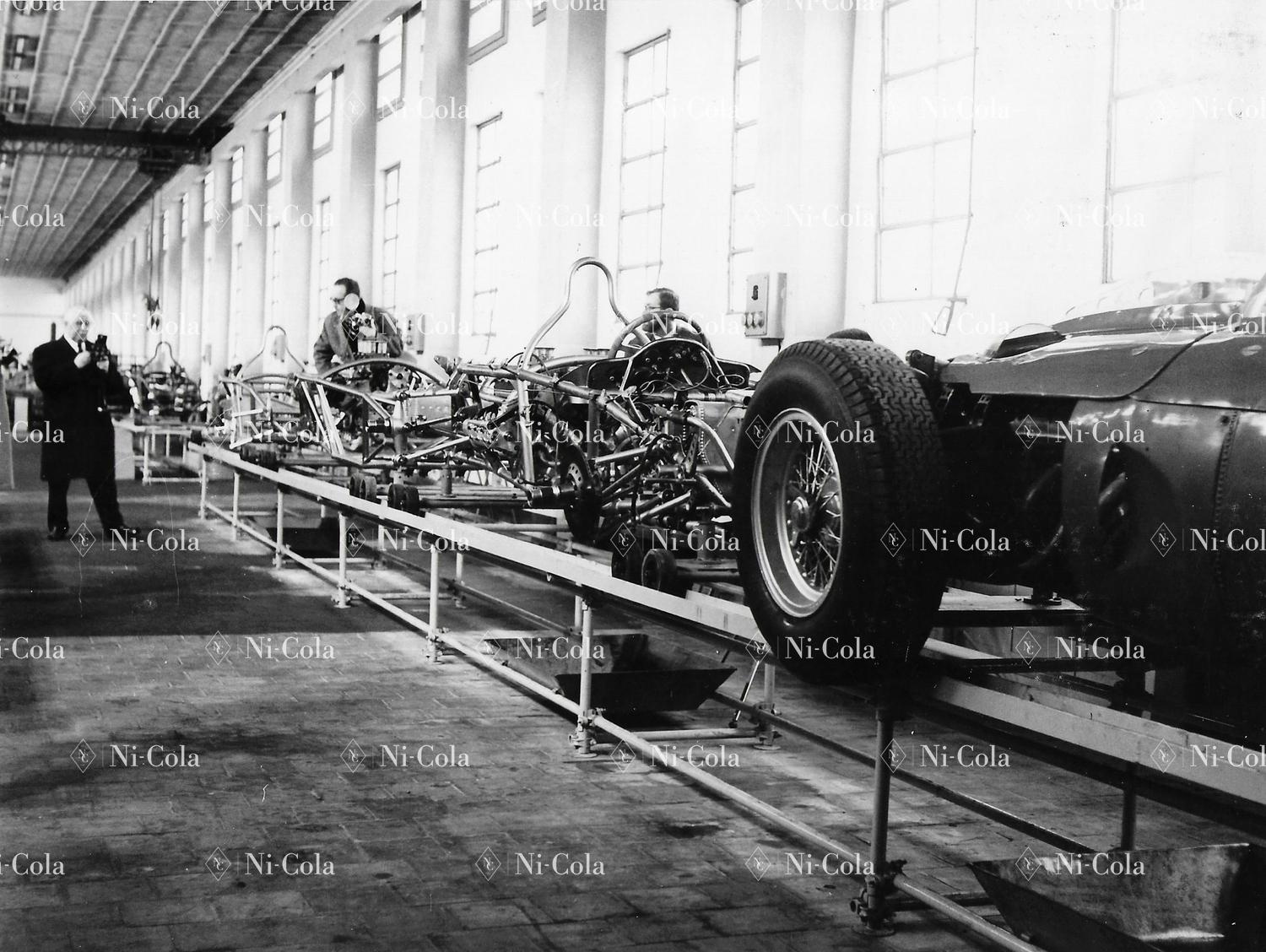 Ferrari Original B/W press photo production of Formula 1 racing cars ...