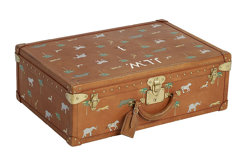 GRAILED on X: Custom Louis Vuitton luggage for Wes Anderson's “The  Darjeeling Limited” (2007) designed by Marc Jacobs, featuring illustrations  by Wes' brother, Eric Chase Anderson  / X