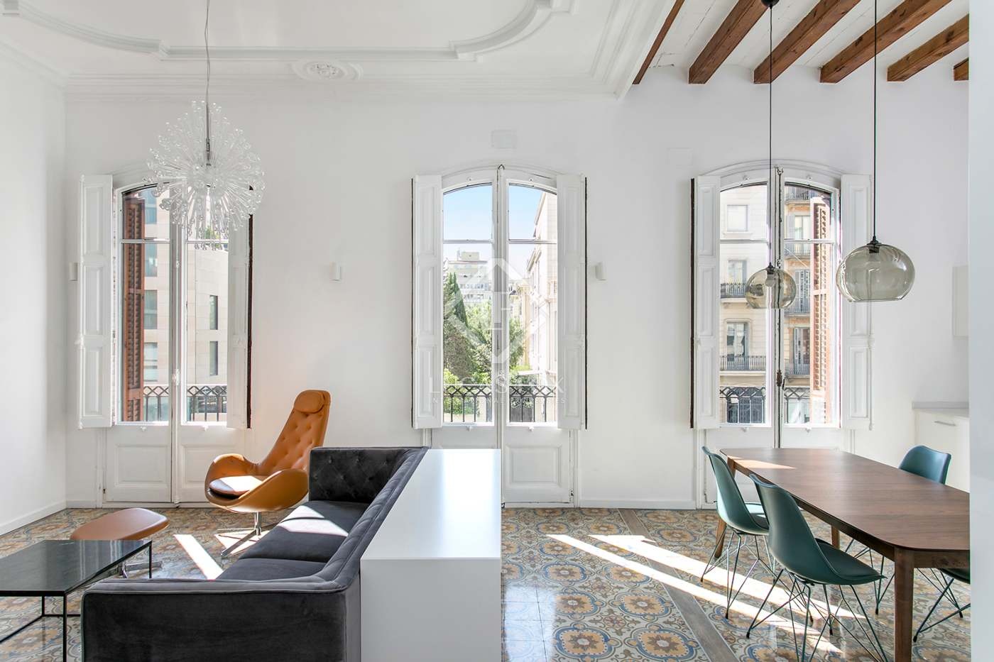 Excellent 3 Bedroom Apartment For Rent Near Passeig De