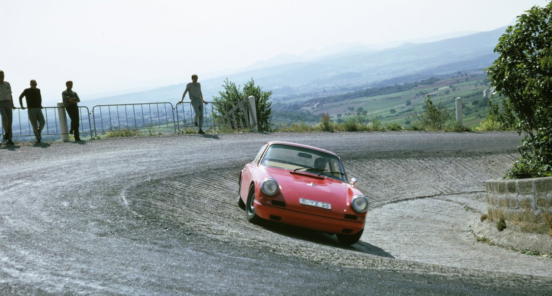 Ferdinand Piëch's ground-breaking 1967 Porsche 911 R is still the lightest  of all 911s | Classic Driver Magazine