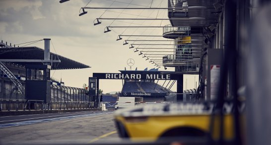 Auf einen Plausch mit Richard Mille bei der N rburgring Classic