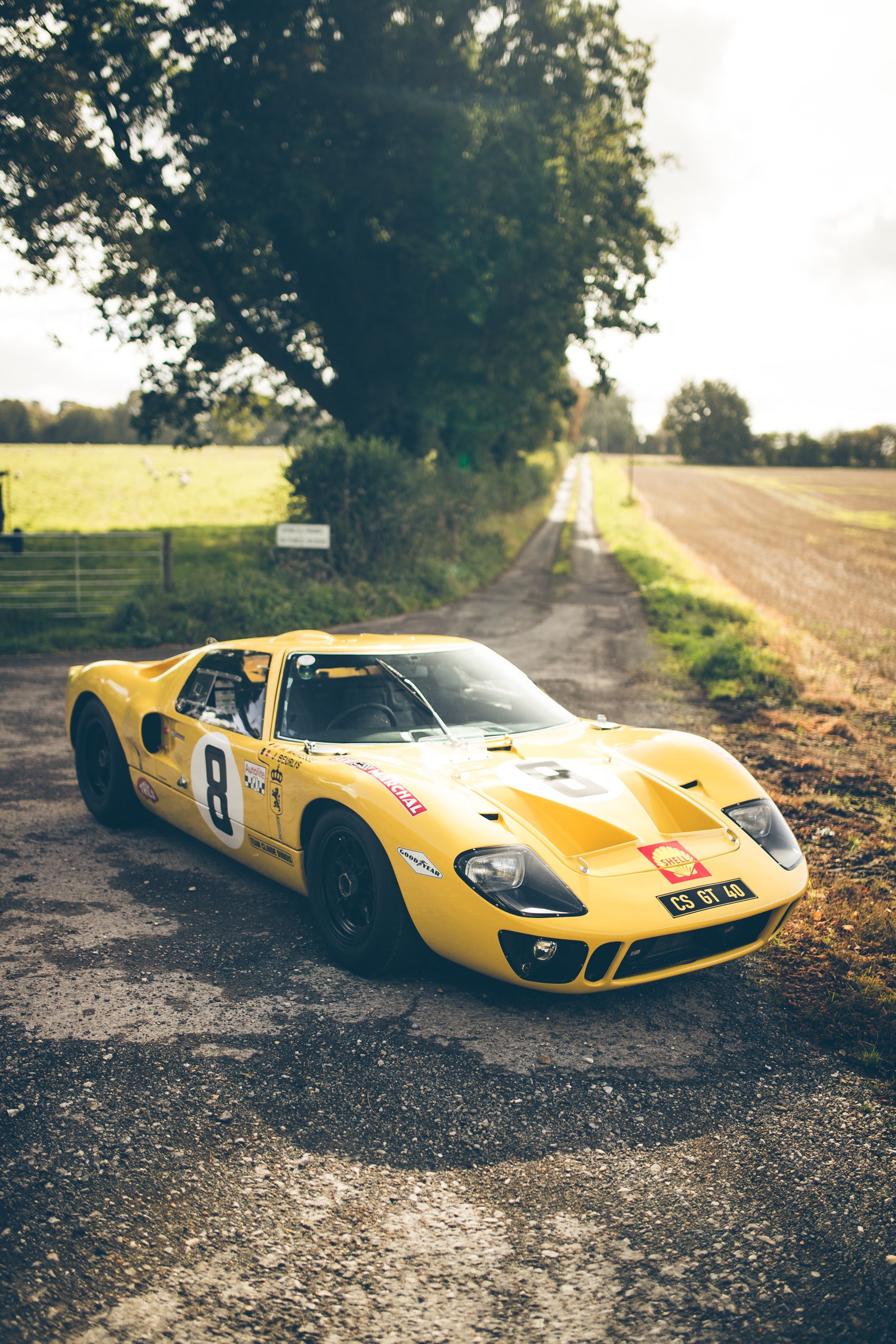 Even the horns of Jericho had nothing on this thunderous Ford GT40 ...