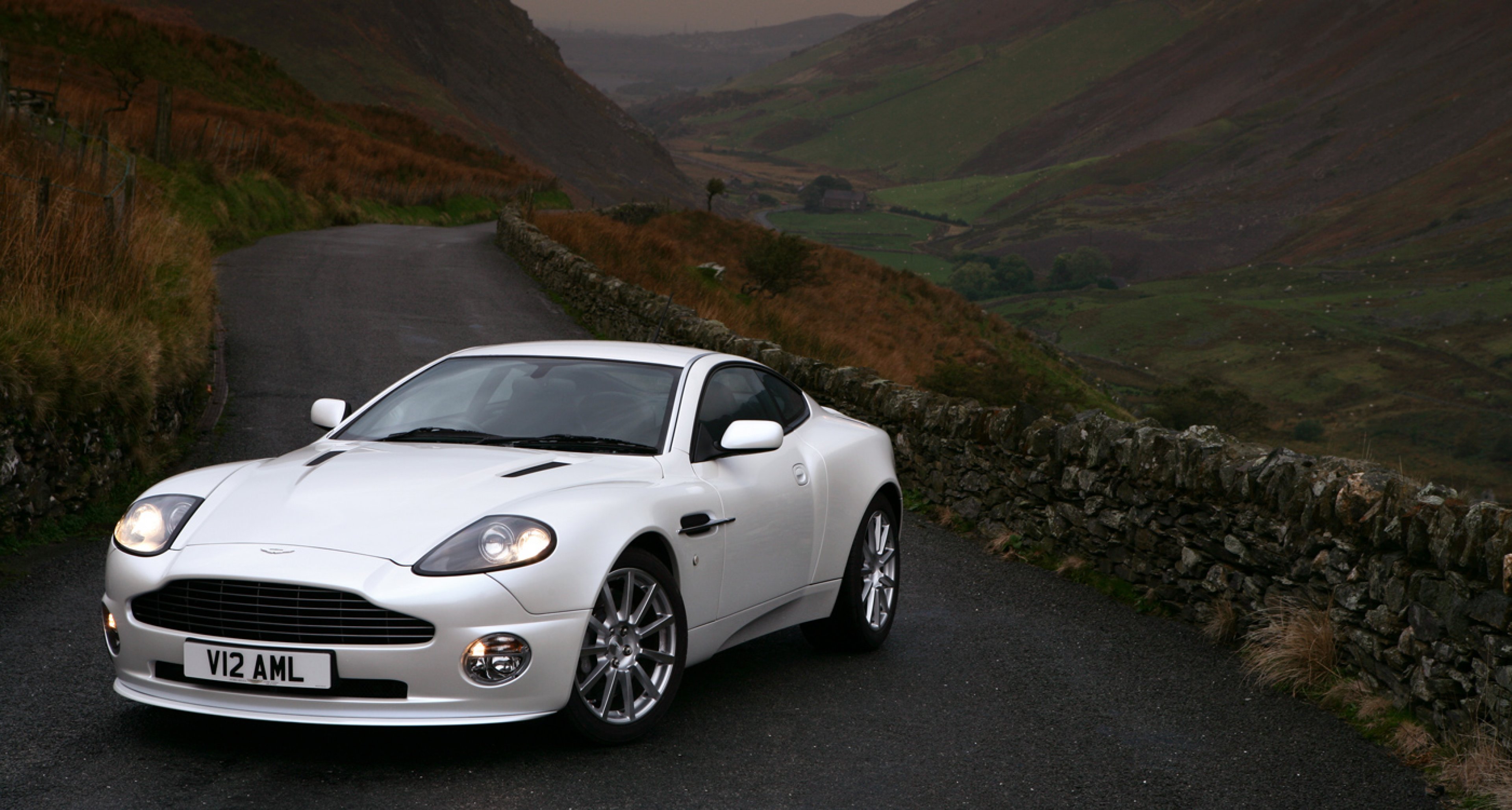 Modern Classic: Aston Martin V12 Vanquish | Classic Driver Magazine