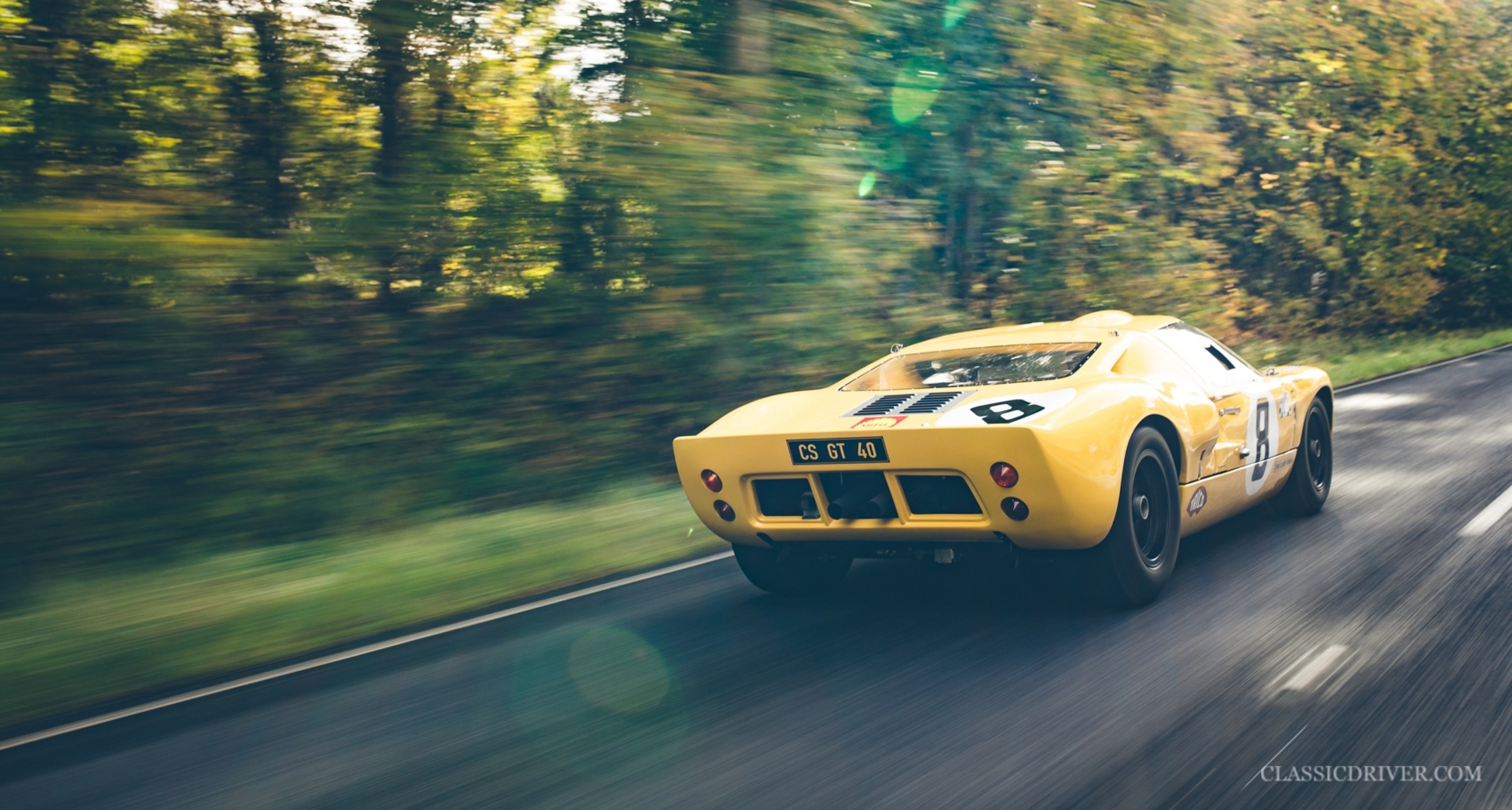 Even the horns of Jericho had nothing on this thunderous Ford GT40 ...