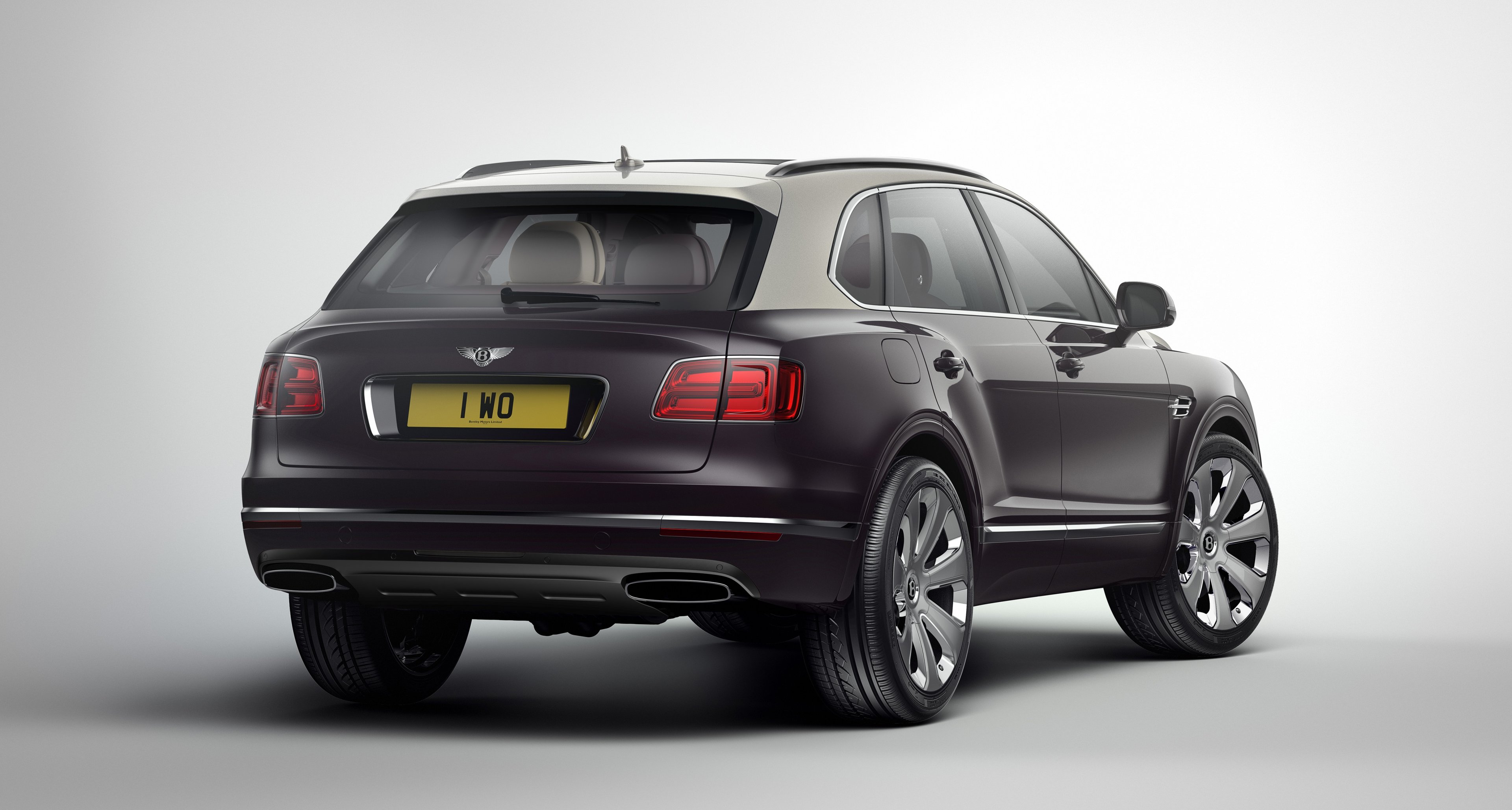 twice the luxury in the new two tone bentley bentayga mulliner classic driver magazine two tone bentley bentayga mulliner