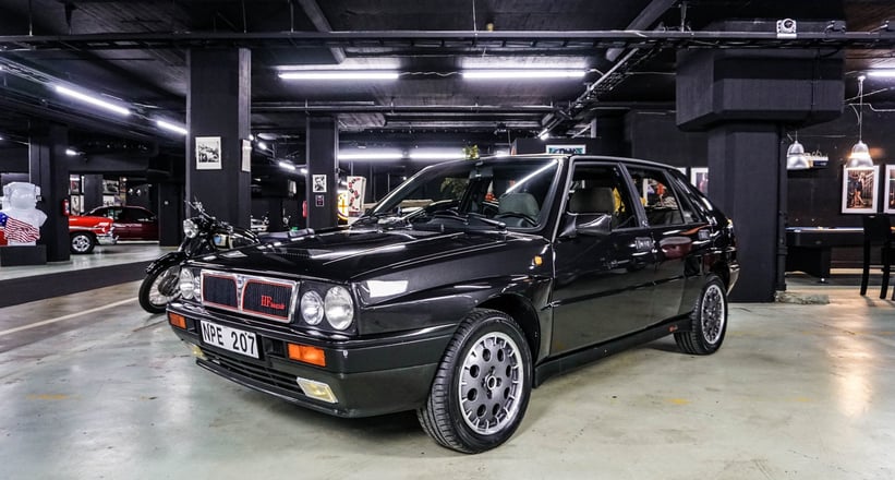 19 Lancia Delta Hf Integrale 2 0 8v Manual Classic Driver Market