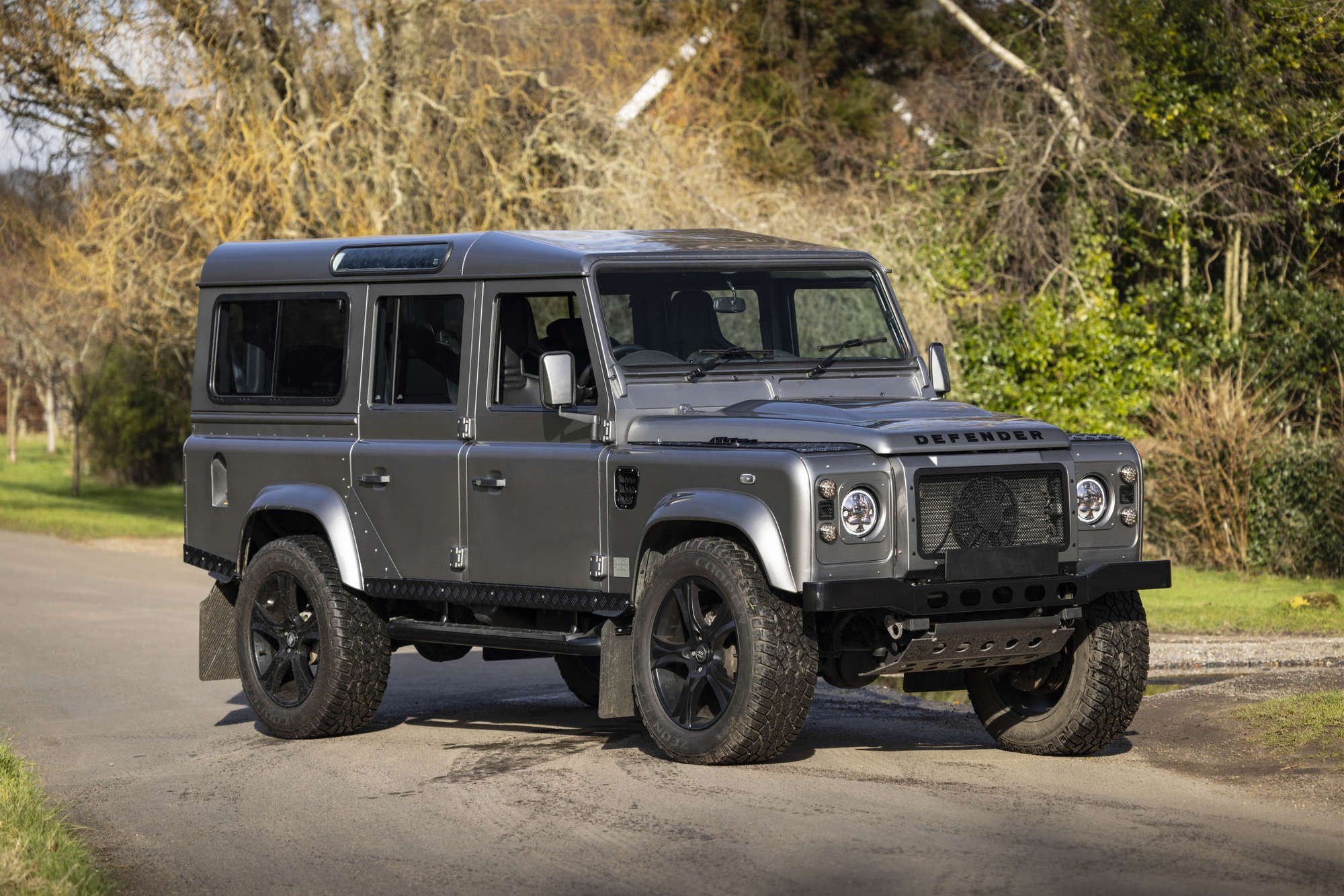 2010 Land Rover Defender | Classic Driver Market