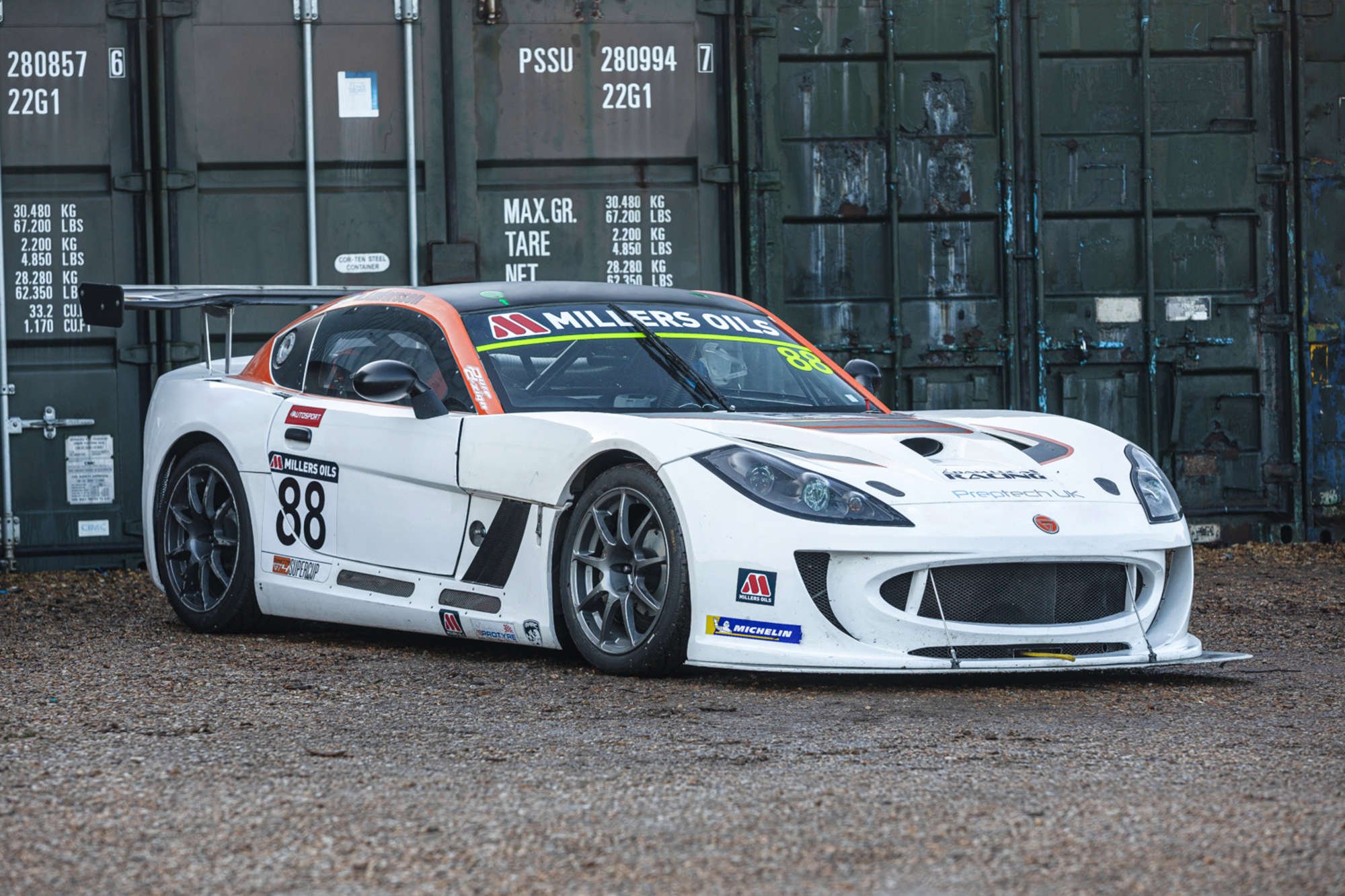 Ginetta vs