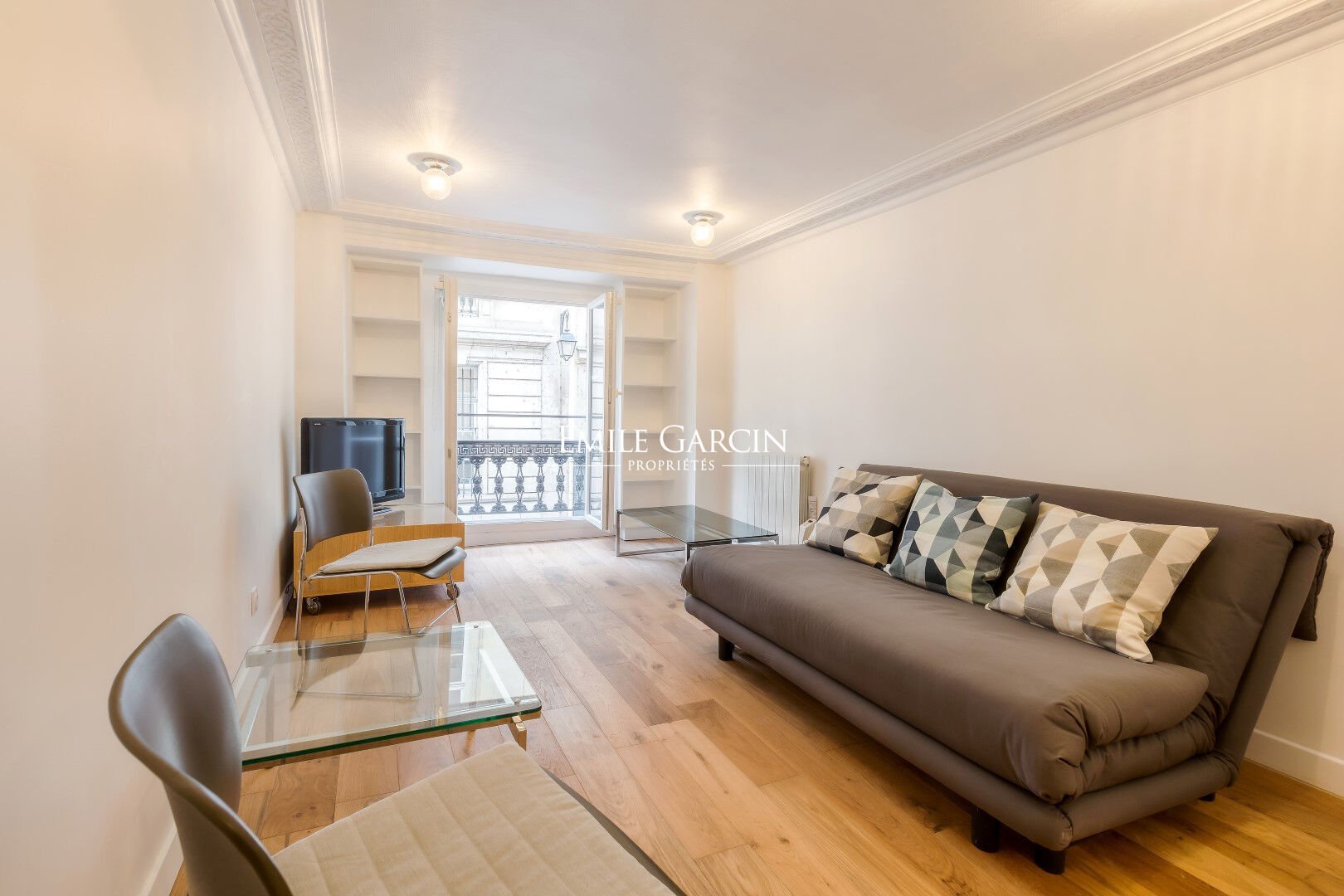 Two-bedroom apartment to rent in the 6th arrondissement of Paris - Rue ...