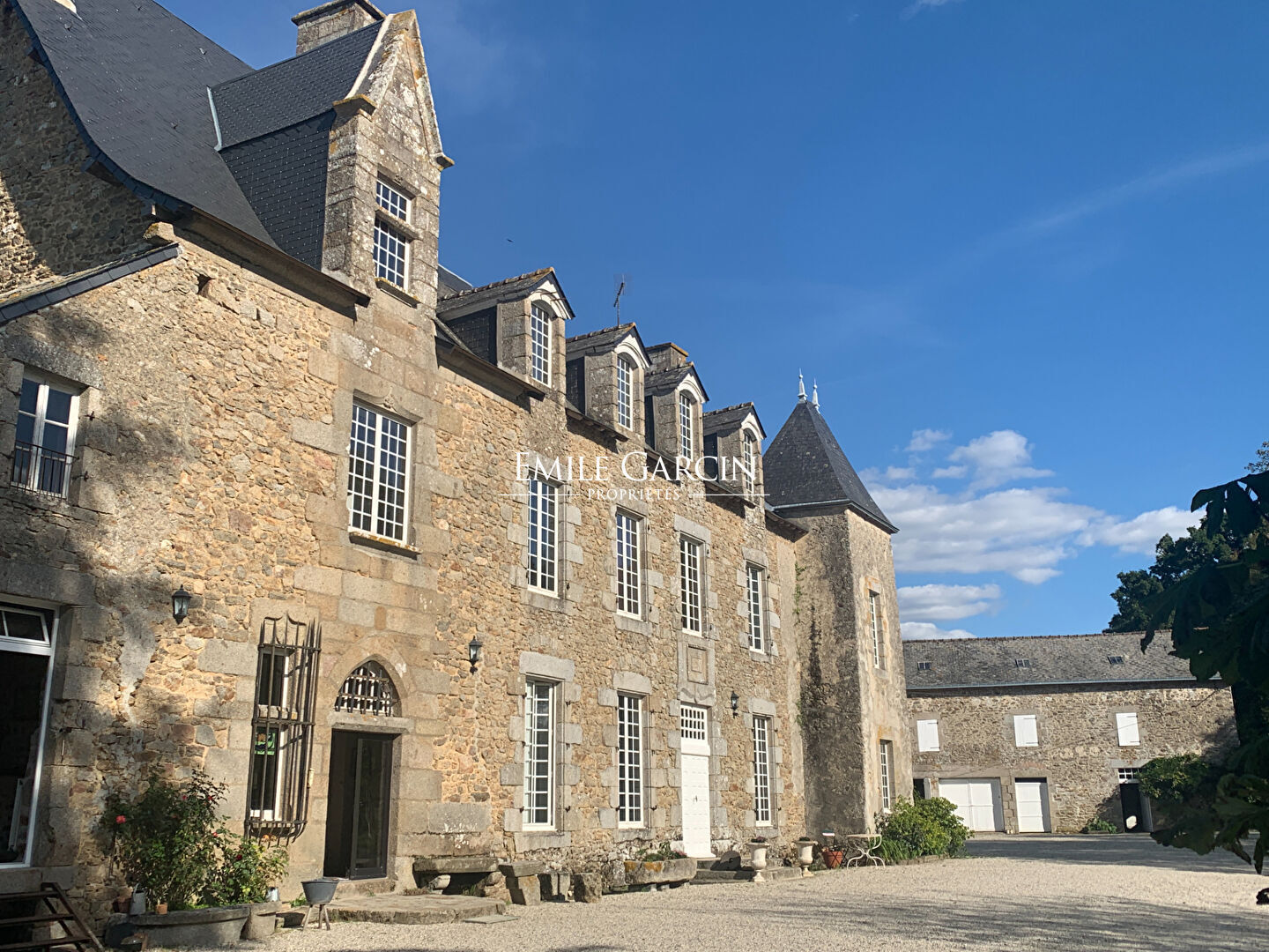 Pays de la Loire, Mayenne, chateau for sale on 29 hectares. | Classic ...