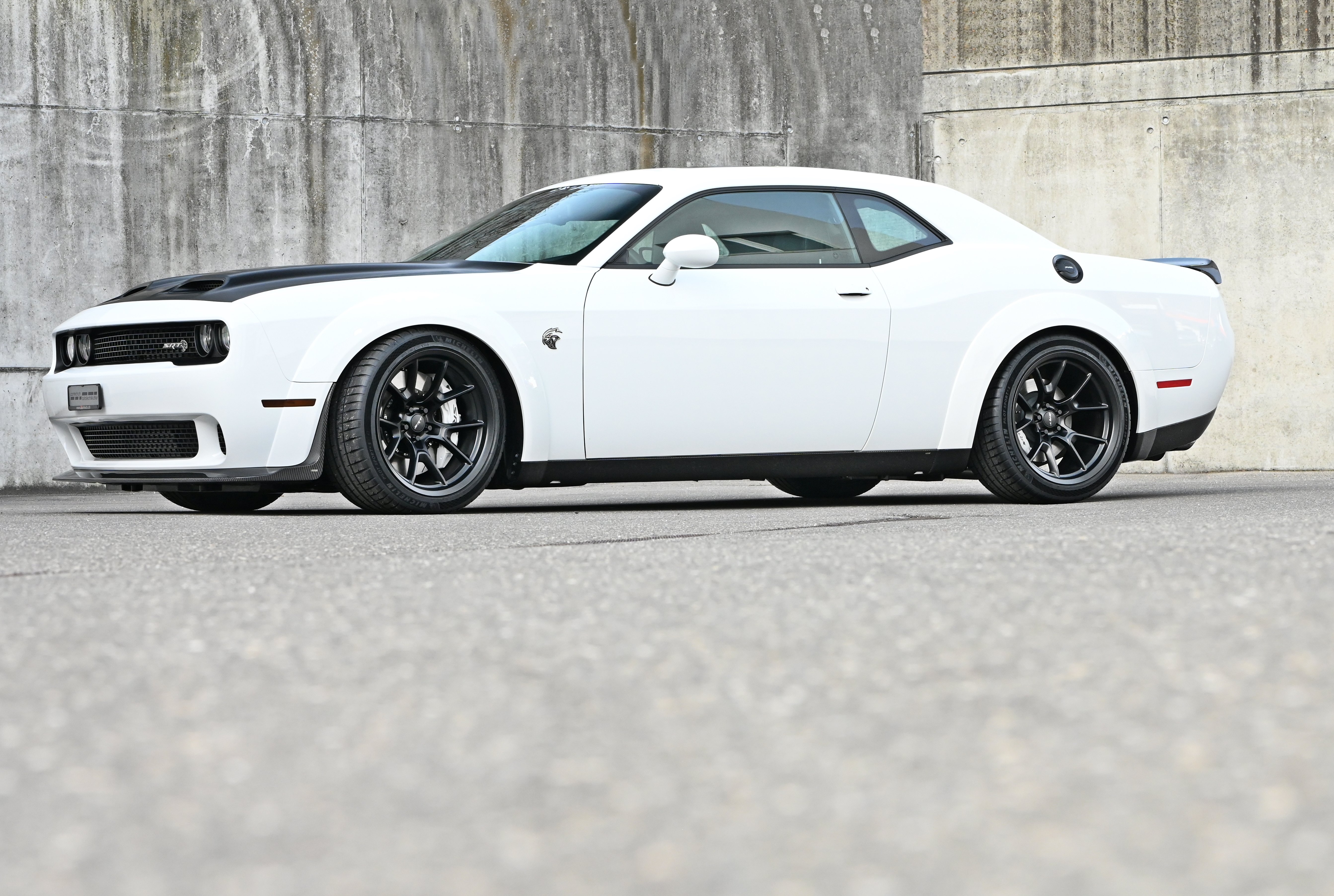 Dodge Challenger Hellcat Grau