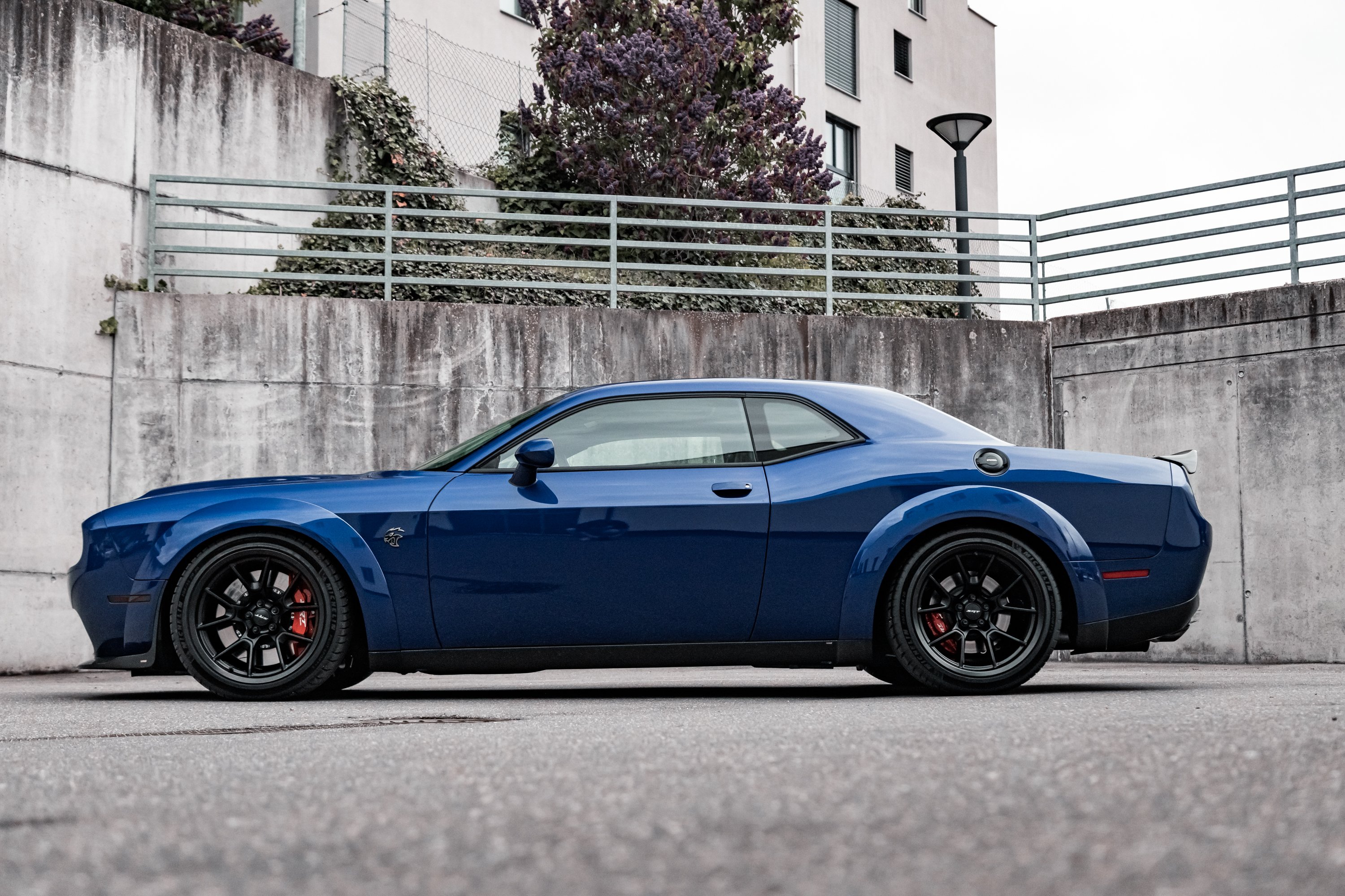 Dodge Challenger Hellcat Grau