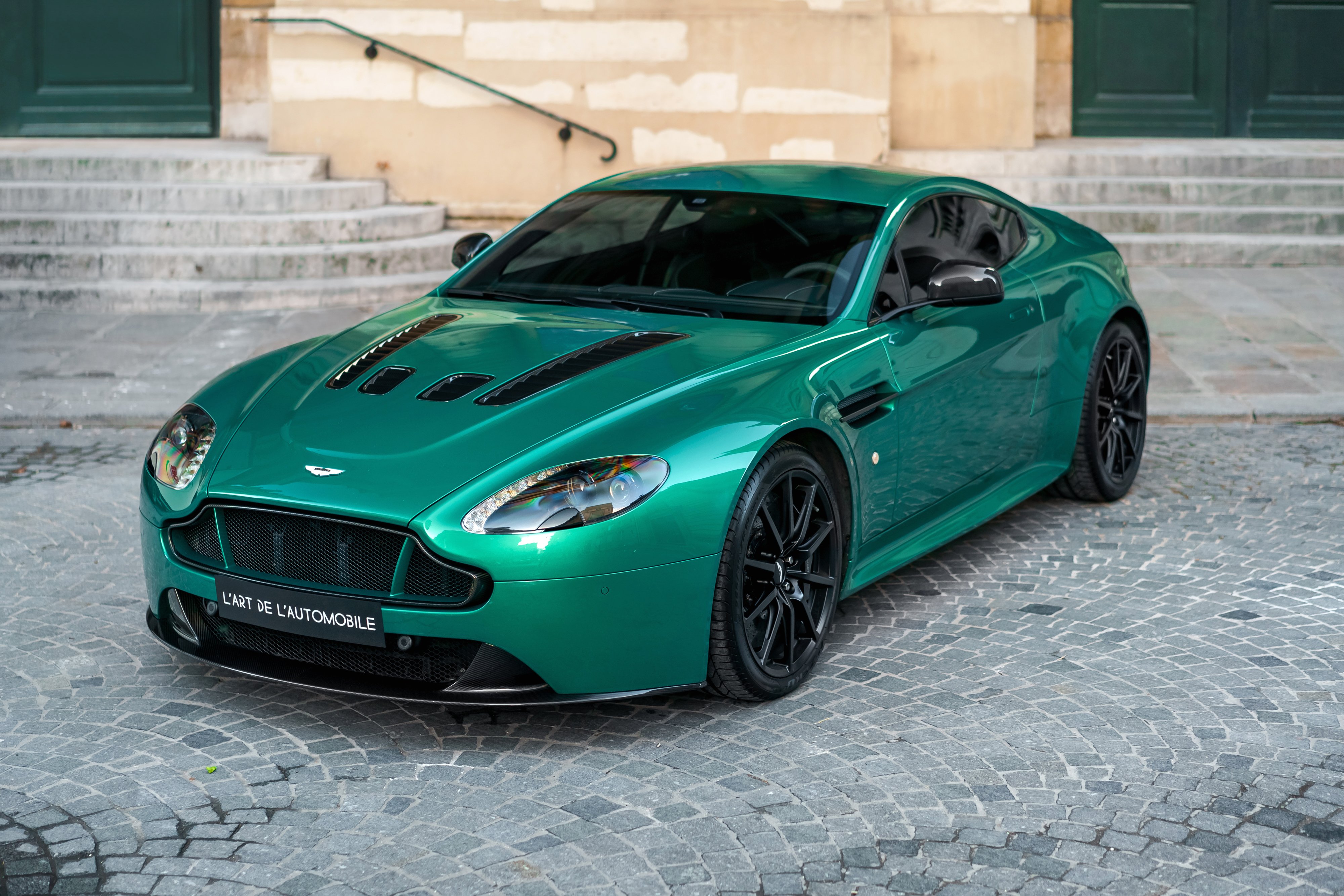 2014 Aston Martin V12 Vantage - S - special color Viridian Green by Q ...